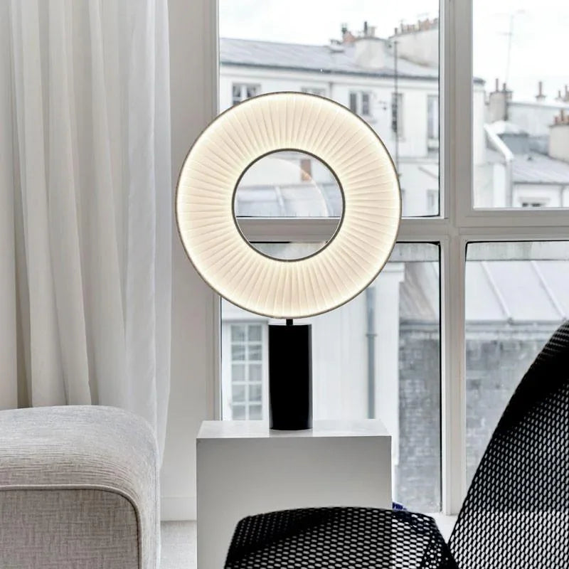 10 HEURES 10 Iris 50 Table Lamp | All Square Lighting