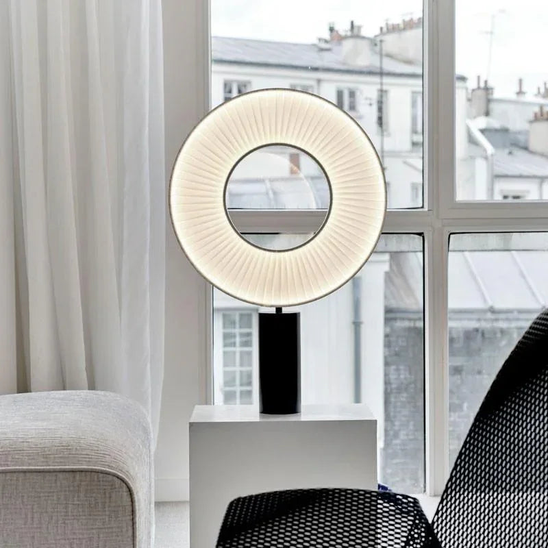 10 HEURES 10 Iris 50 Table Lamp | All Square Lighting