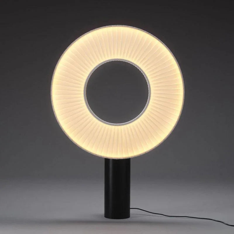 10 HEURES 10 Iris 50 Table Lamp | All Square Lighting