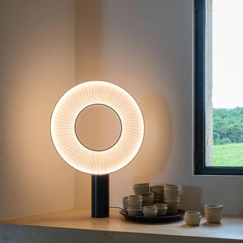10 HEURES 10 Iris 50 Table Lamp | All Square Lighting