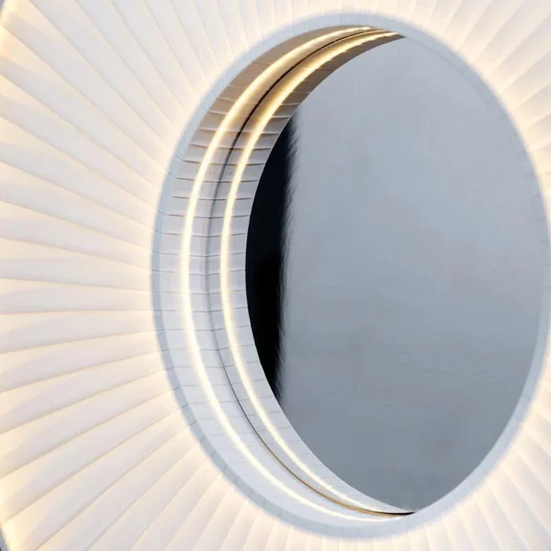 10 HEURES 10 Iris 80 Mirror Wall Light | All Square Lighting