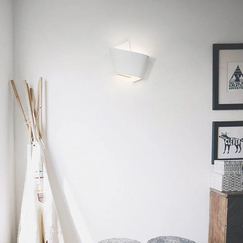 100% Light UK 2498 LED Wall Light | All Square Lighting