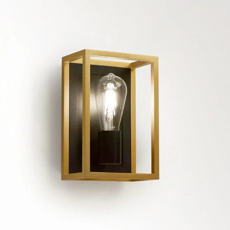 Delta Light Montur M O Wall Light | All Square Lighting