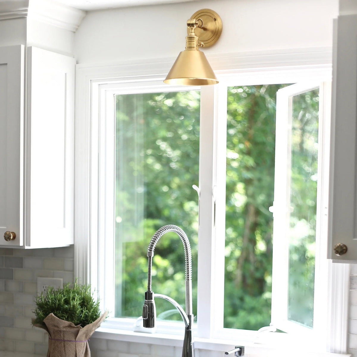 Garden City Wall Light