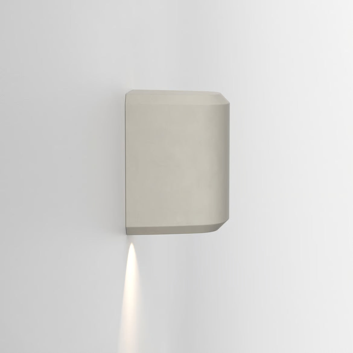 Brixham Single Wall Light
