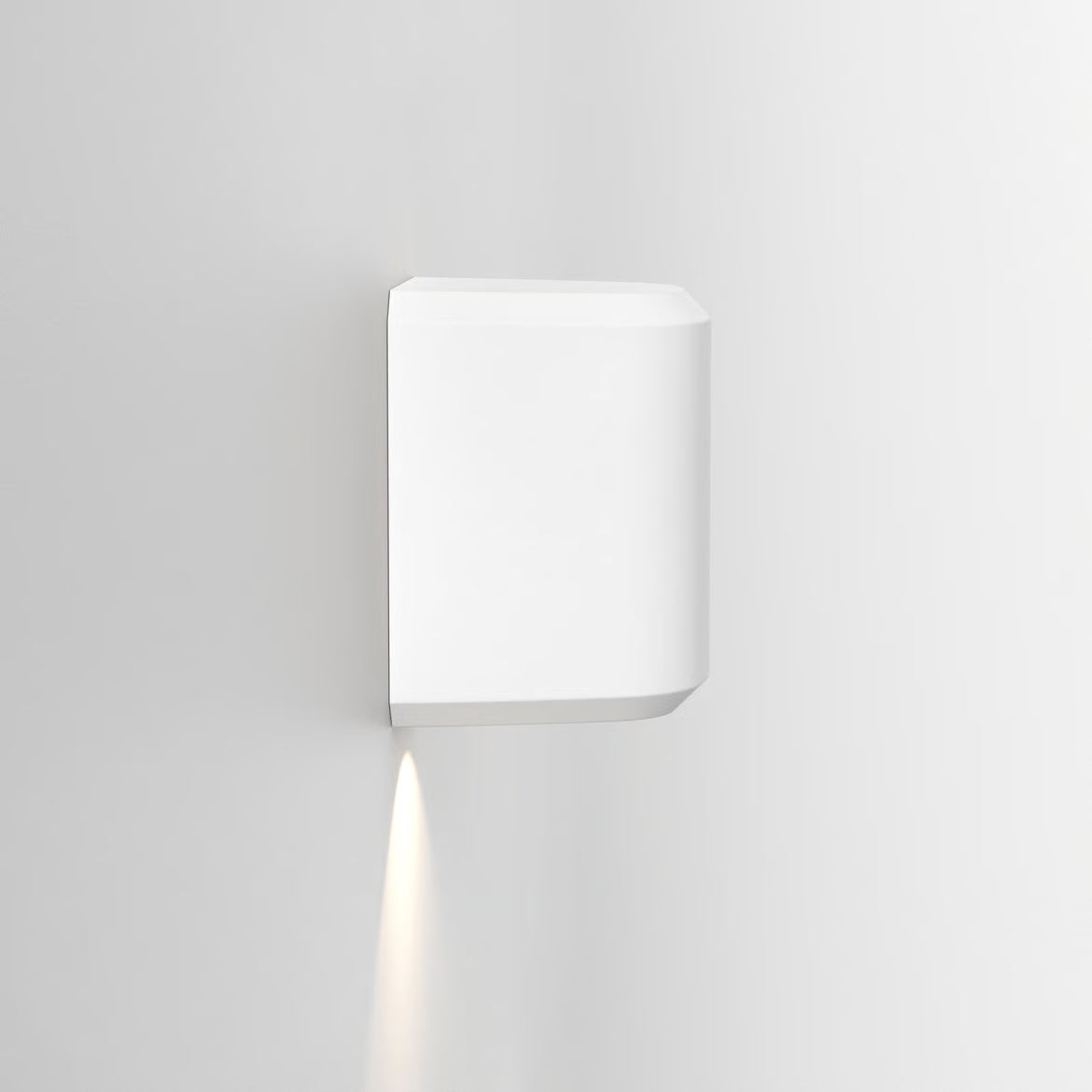 Brixham Single Wall Light