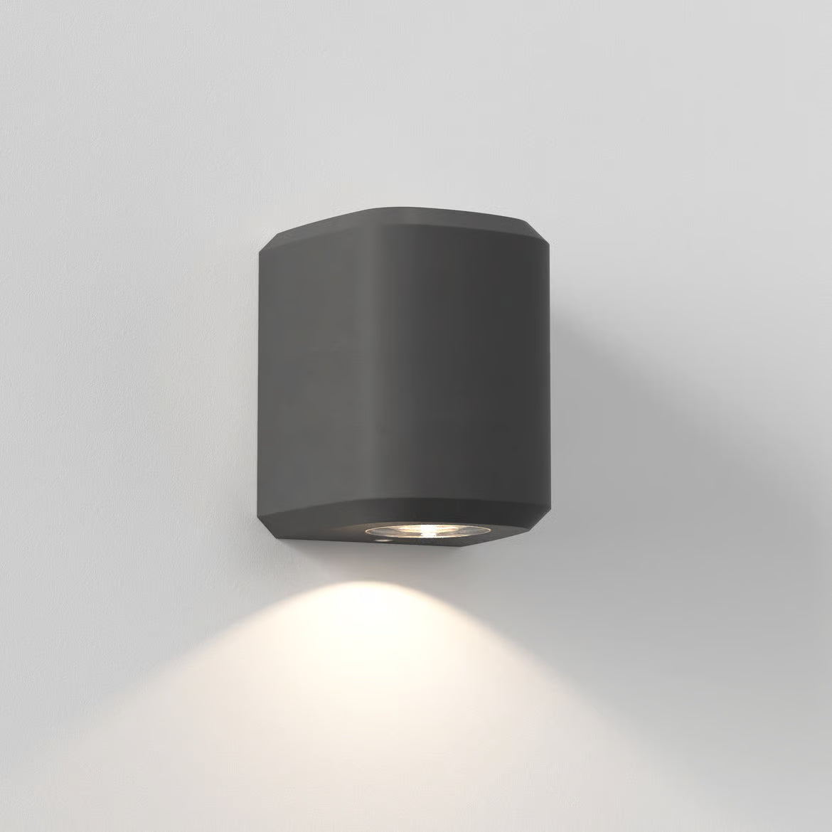 Brixham Single Wall Light