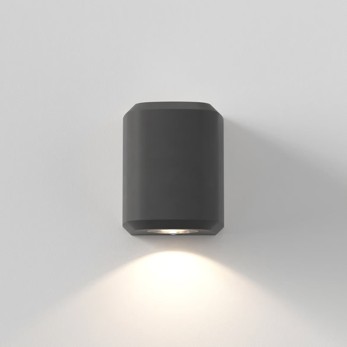 Brixham Single Wall Light