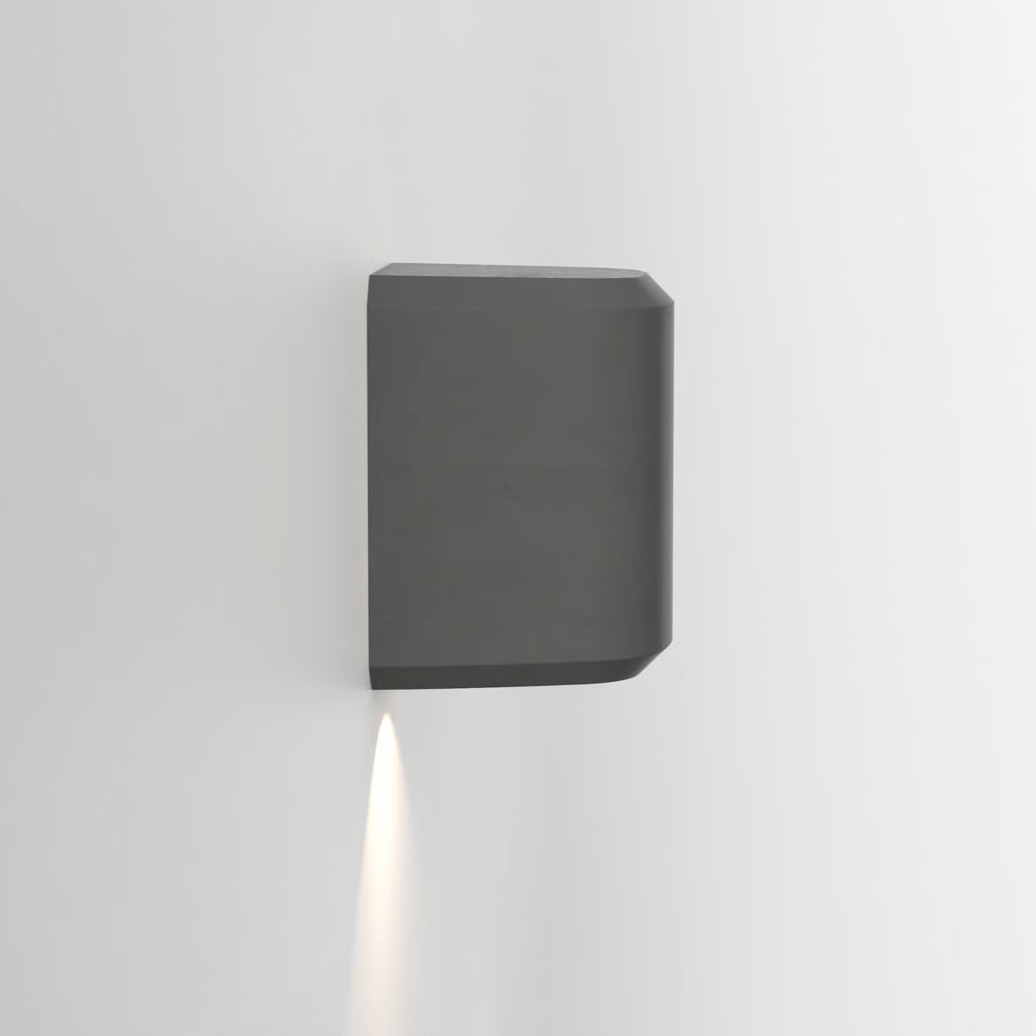Brixham Single Wall Light