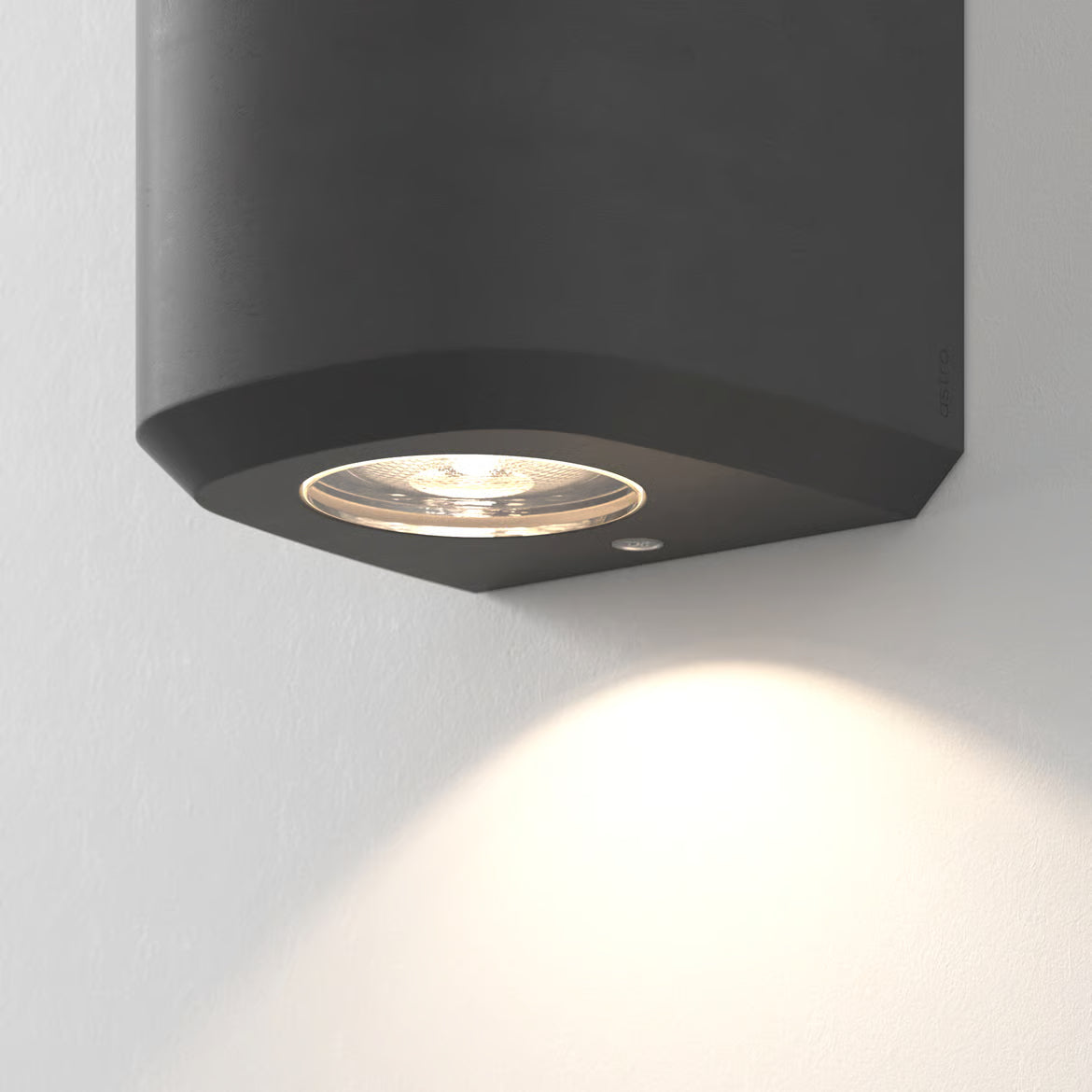 Brixham Single Wall Light