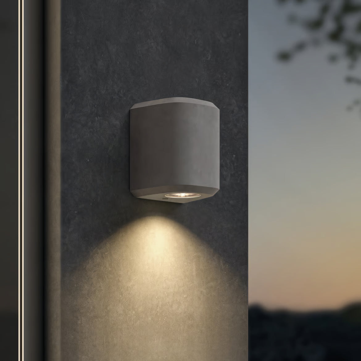 Brixham Single Wall Light