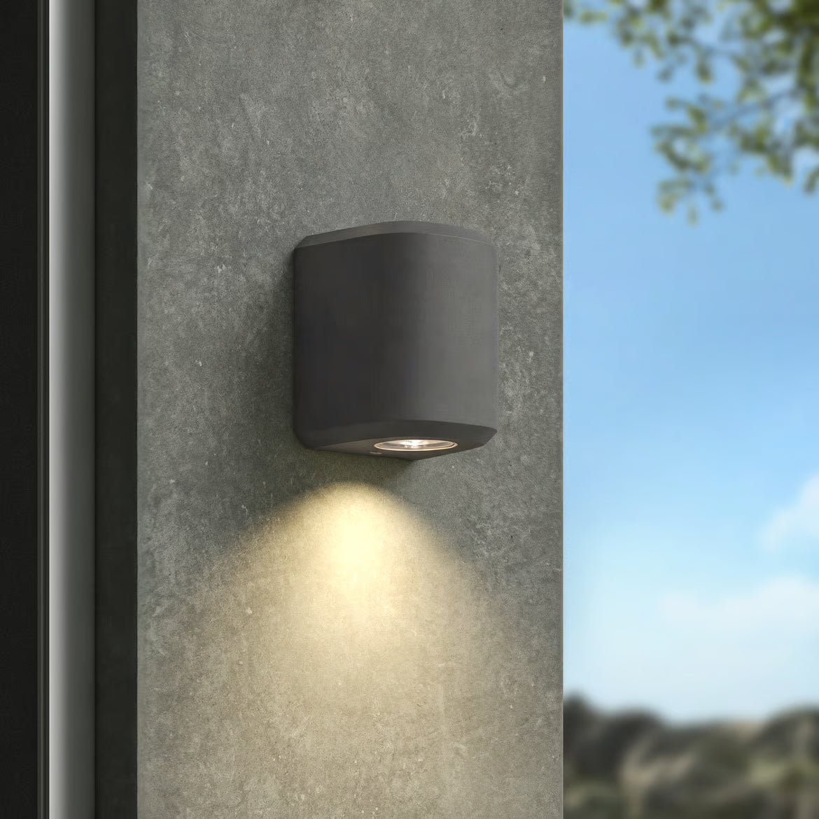 Brixham Single Wall Light