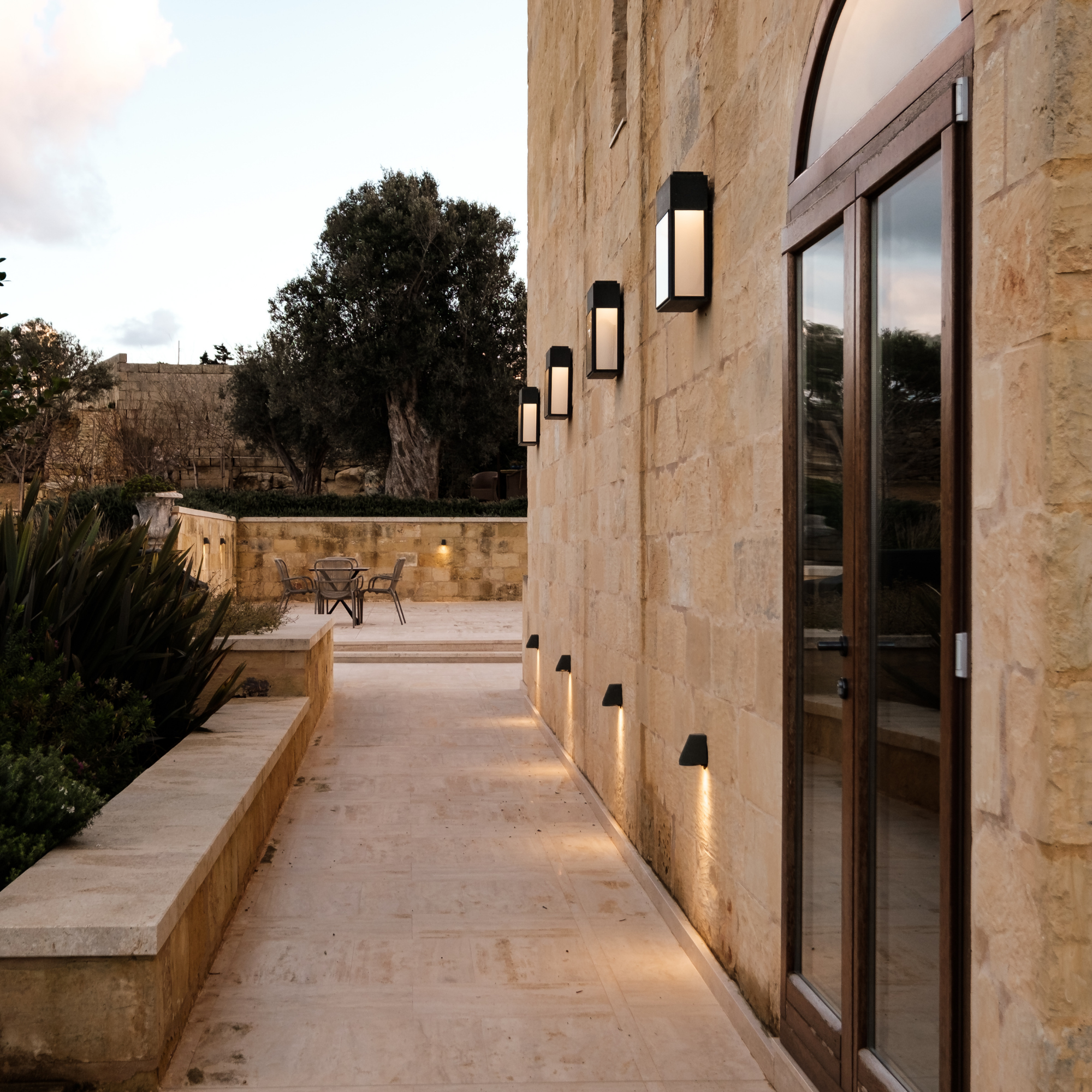Marlow N026 Wall Light