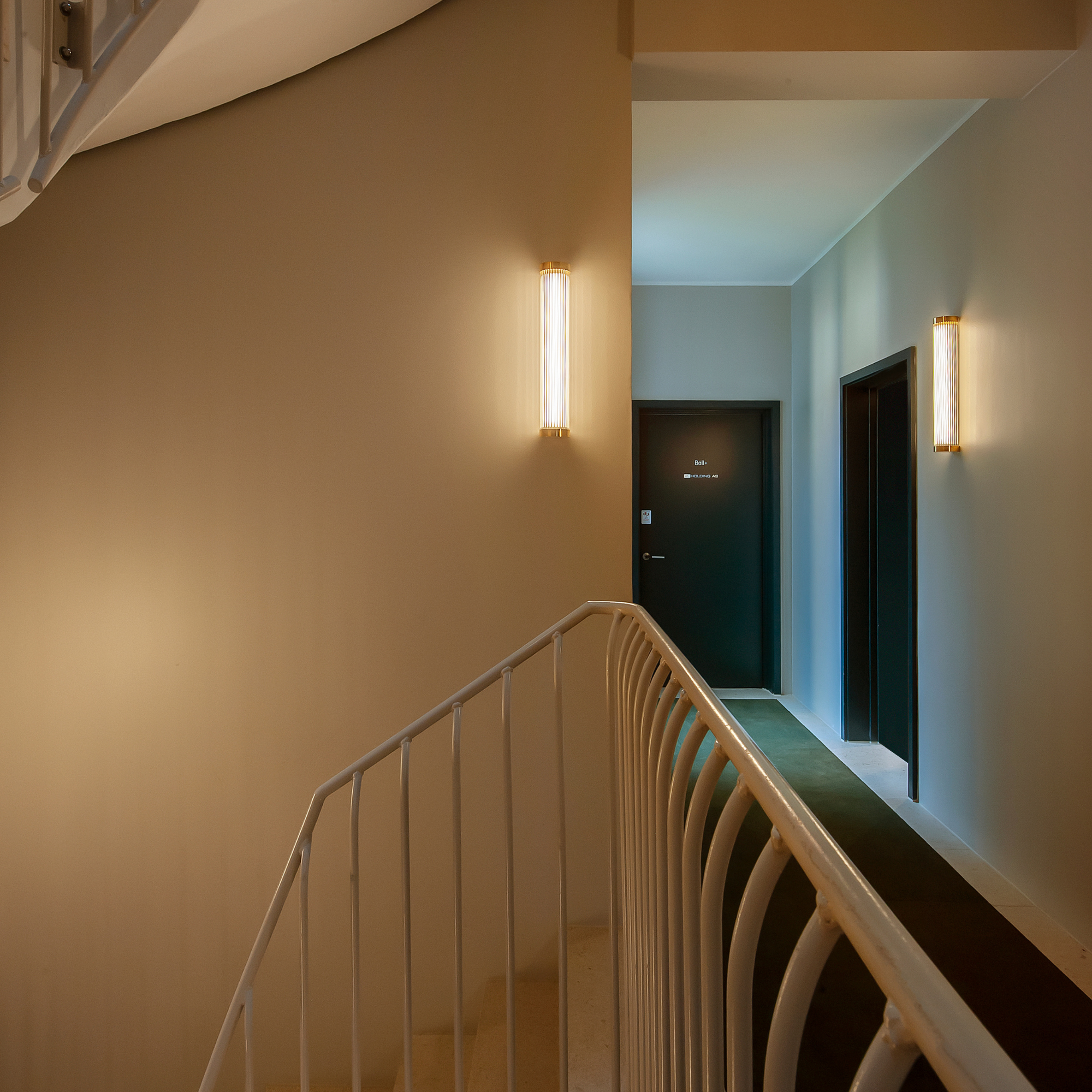 Mercer N120 Long Wall Light