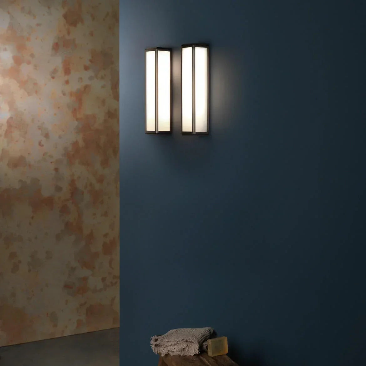 Astro Lighting Mashiko 360 Classic Wall Light | All Square Lighting