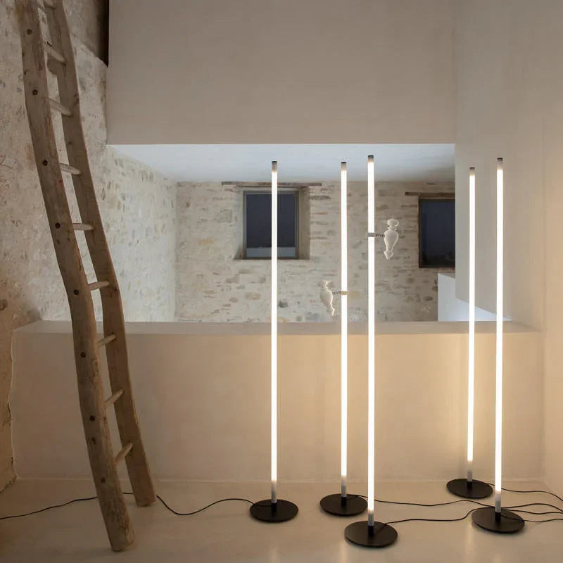 Karman Accipicchio Floor Lamp | All Square Lighting