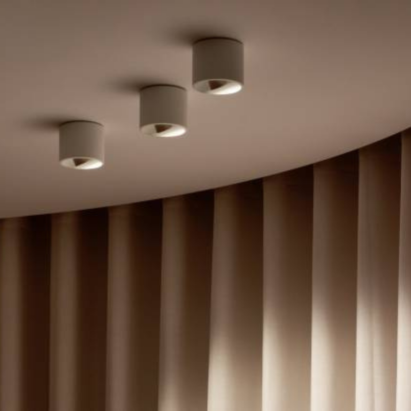 Coro Alto Zoom Up Spotlight