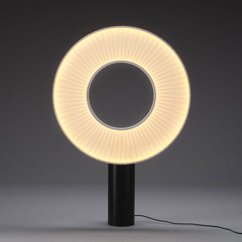 10 HEURES 10 Iris 50 Table Lamp | All Square Lighting