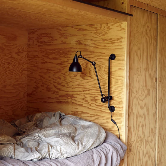 N°210 Plug Switch & Cable Wall Light