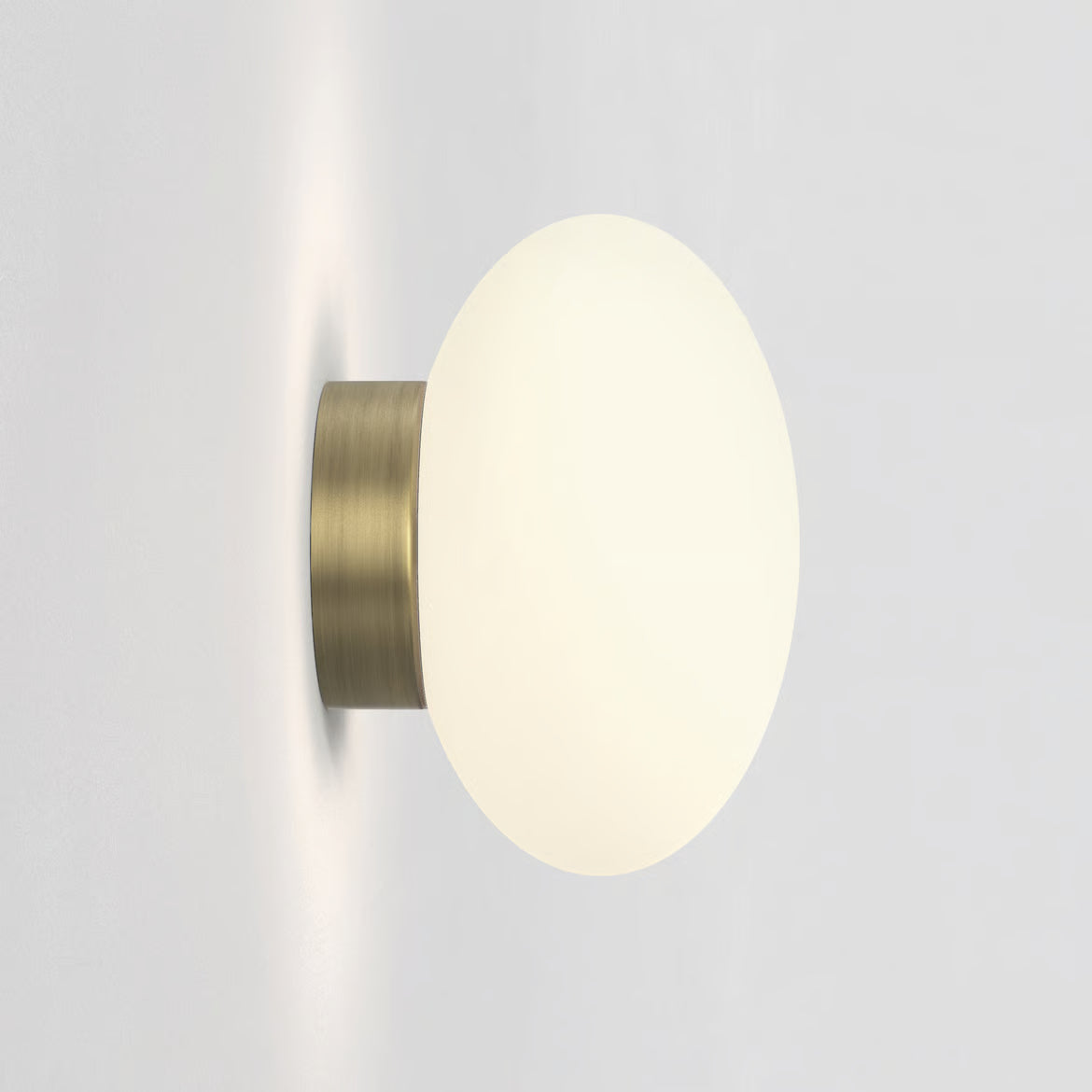 Zeppo Wall Light