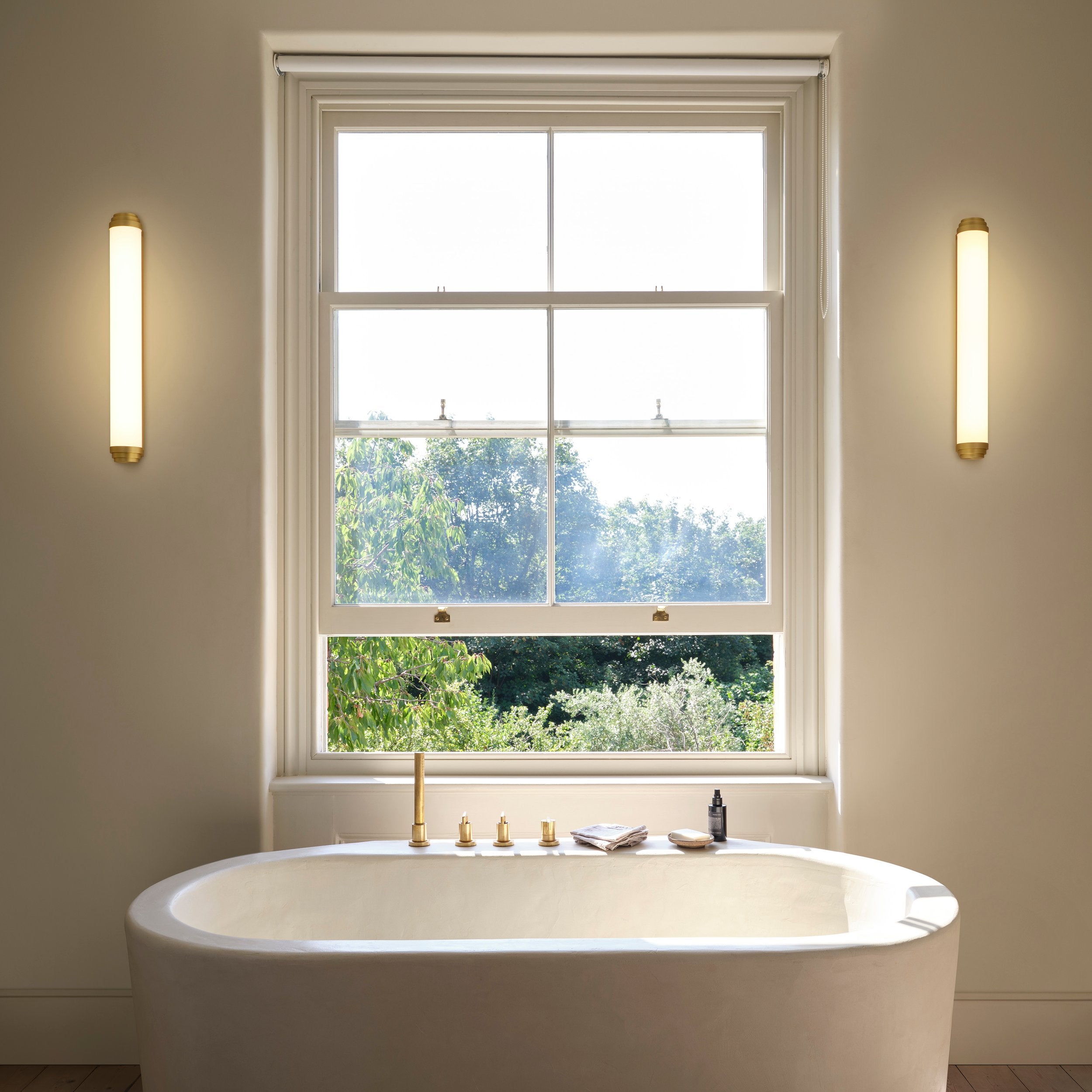 Burlington 600 Phase Wall Light