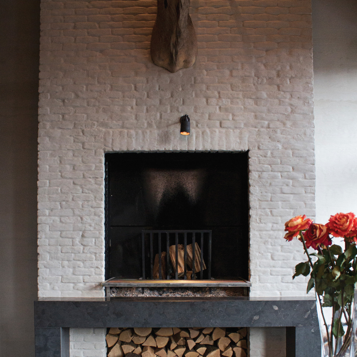 Pluo Ceramic Tube High Wall Light