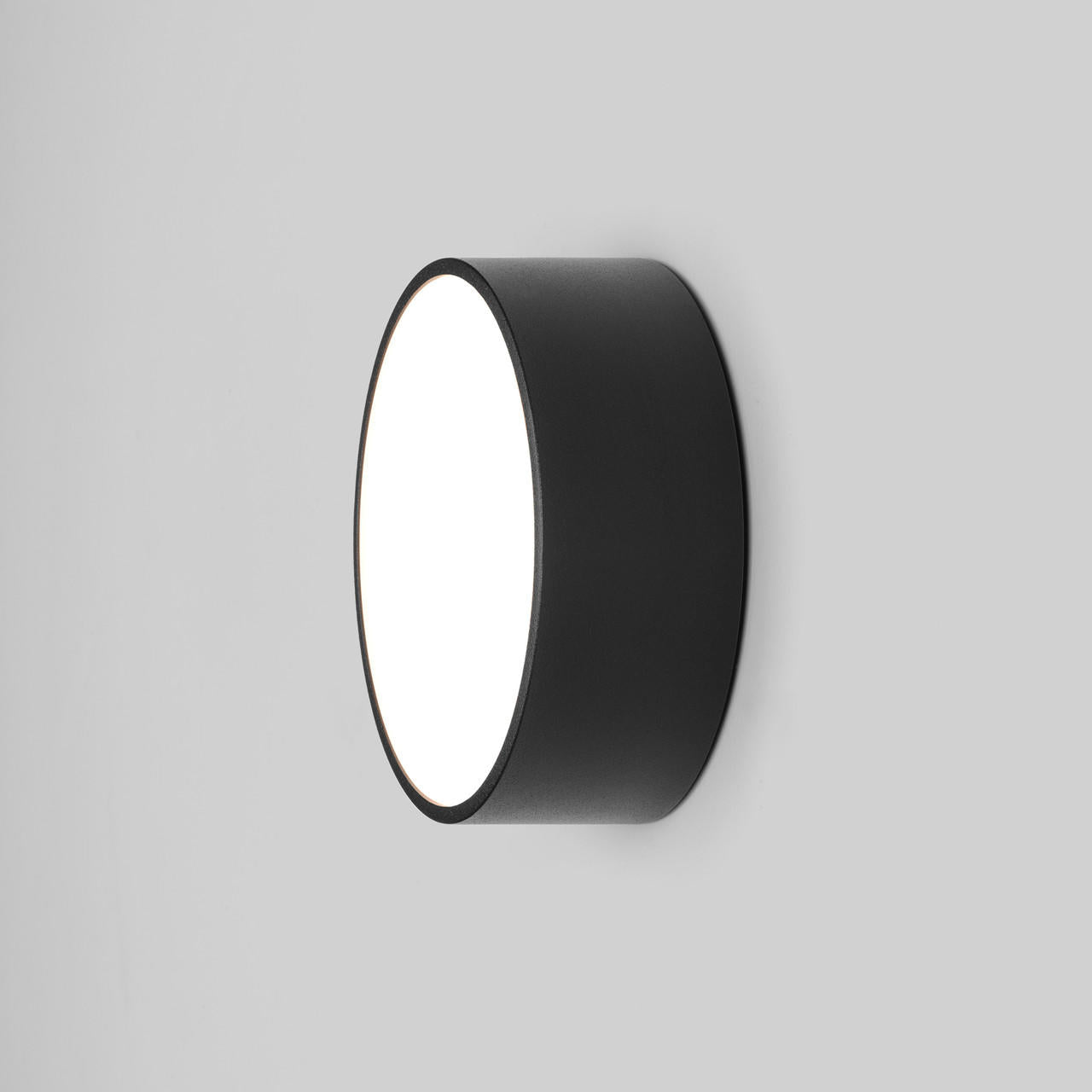 Kea 150 Round Wall Light