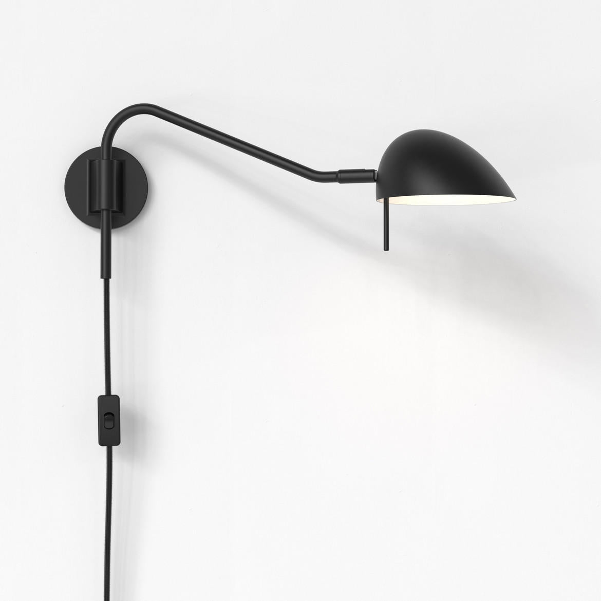Serge Plug-In Wall Light