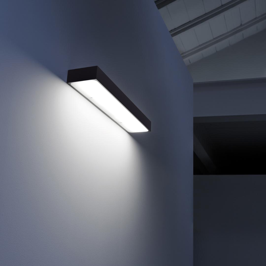 Davide Groppi Linet Wall Light | All Square Lighting