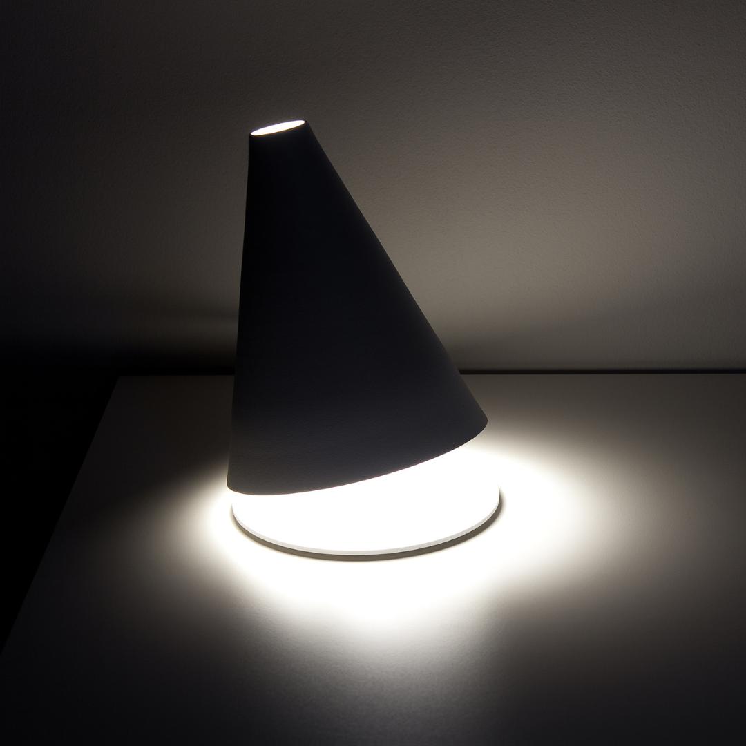 Davide Groppi Palpebra Table Lamp | All Square Lighting