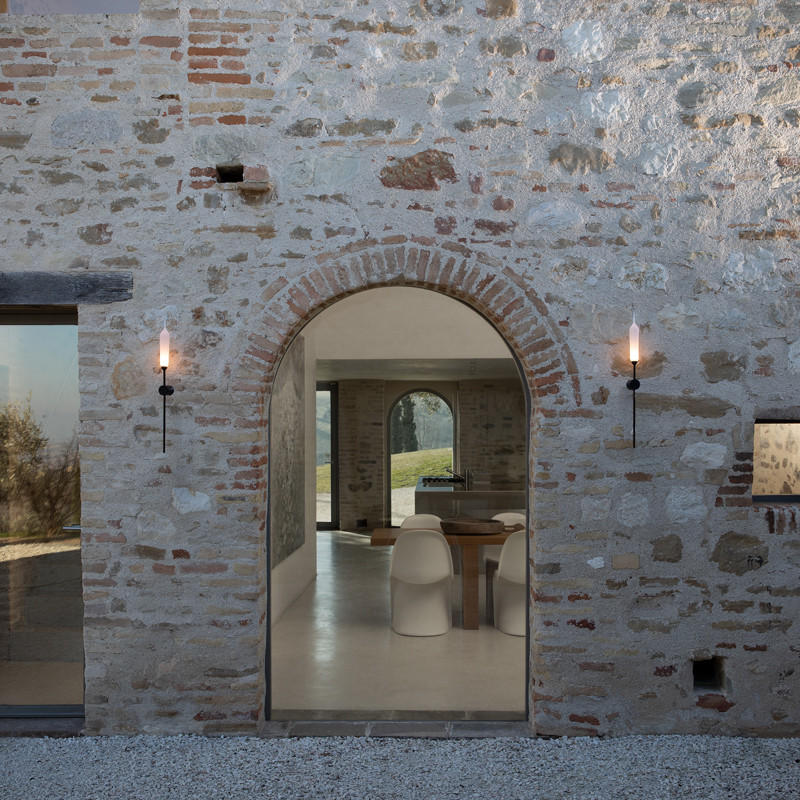 Karman Nilo Wall Light | All Square Lighting