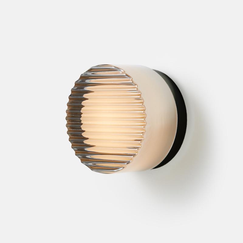 Crisp Wall Light