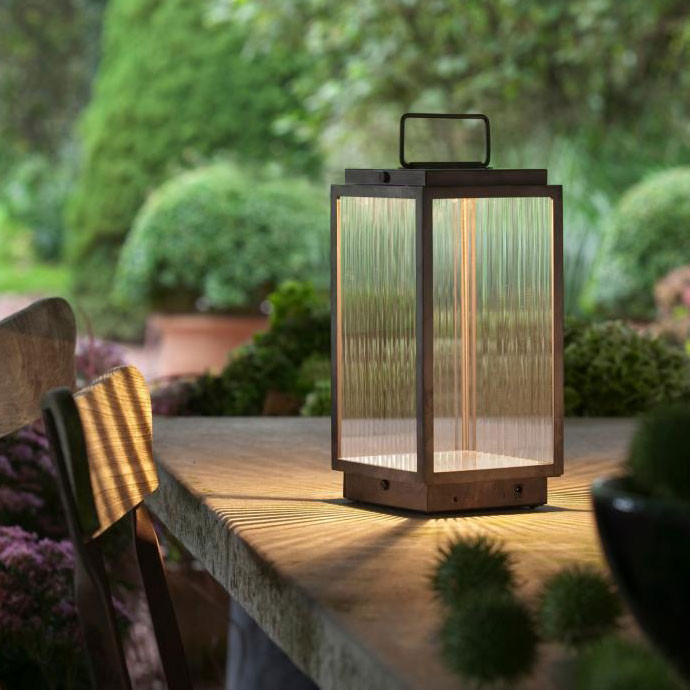 Tekna Blakes N024 Table Lamp | All Square Lighting